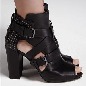 Pour La Victoire Estel Studded Peep Toe Booties 🔥